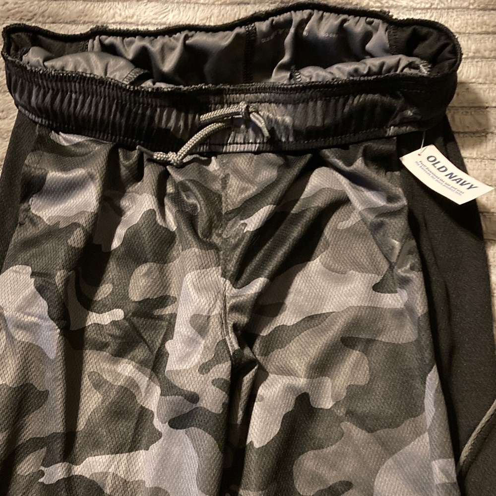 Old Navy Black and Gray Camouflage Pants